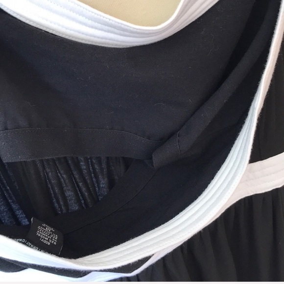 Black and white halter dress - Picture 8 of 8